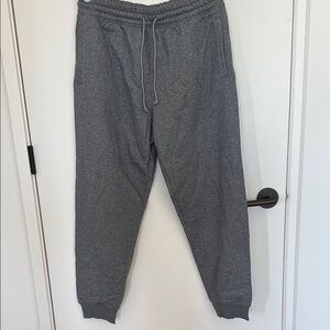 *NWT* SKIMS Men’s Fleece Lounge Tapered Jogger - Size Large - Dark Heather Grey